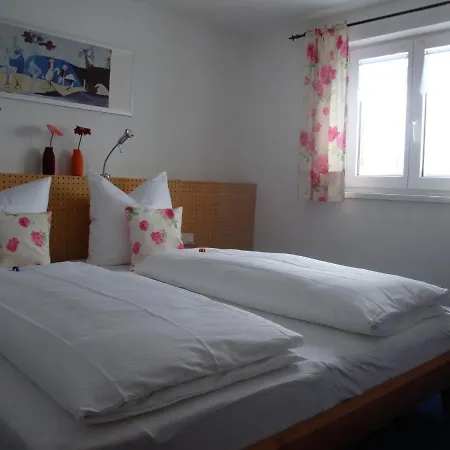 Daire Schwarzmann's *