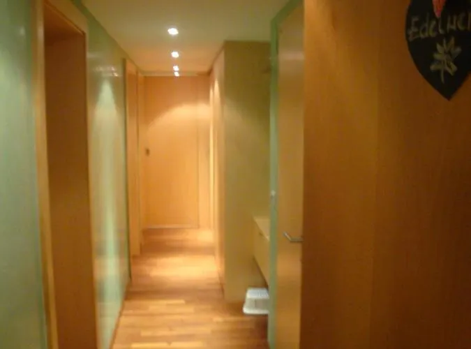 Schwarzmann's Apartment Schroecken